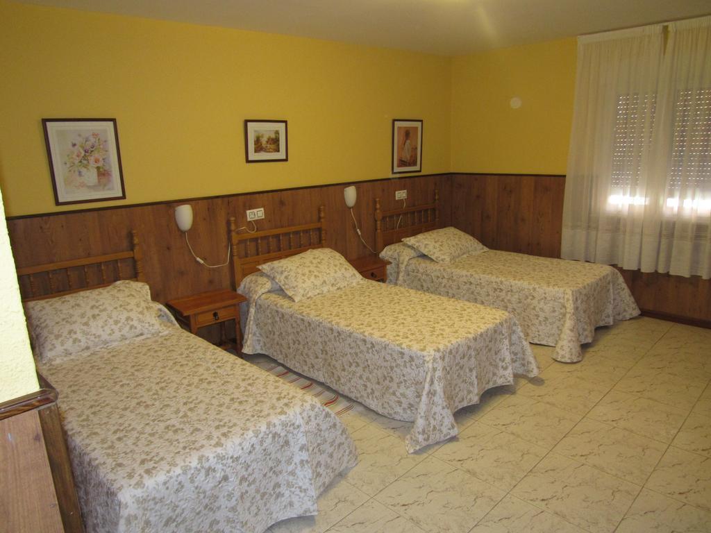 Hostal Restaurante El Abuelo Trobajo Del Camino Exterior foto