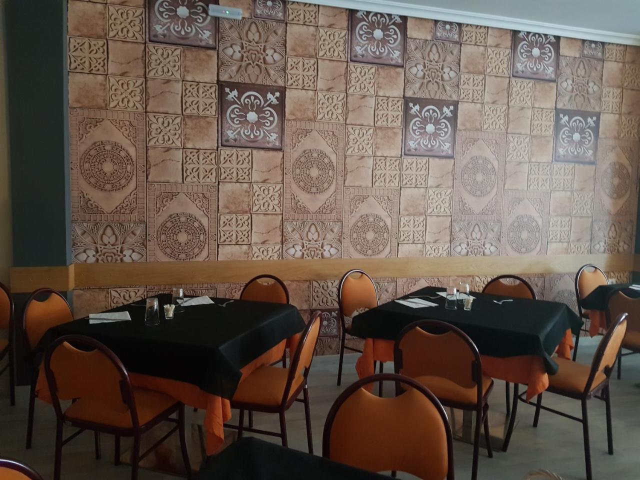 Hostal Restaurante El Abuelo Trobajo Del Camino Exterior foto